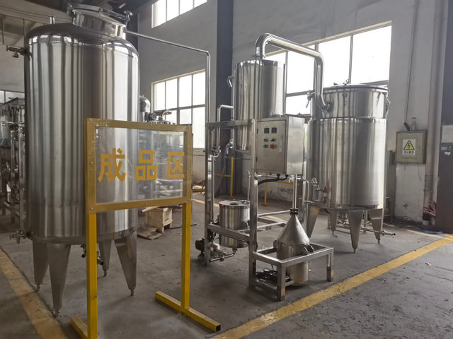 Production Type 1000L Herbal Plant Essential Oil Extraction Equipment